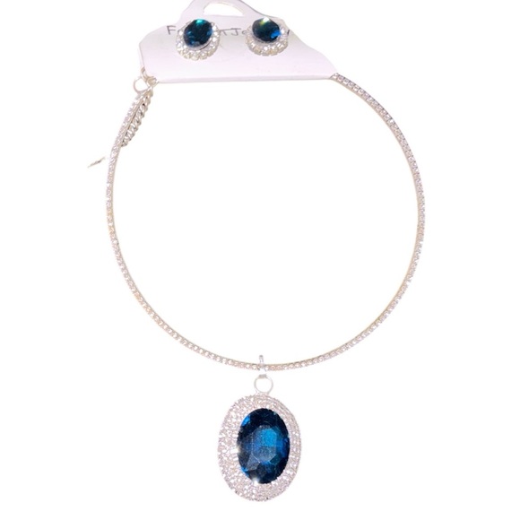 Elegant Silver and Blue Jewelry Set - Picture 12 of 12